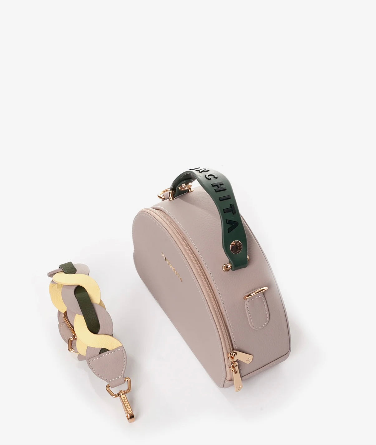 Parchita Emilia Avellana