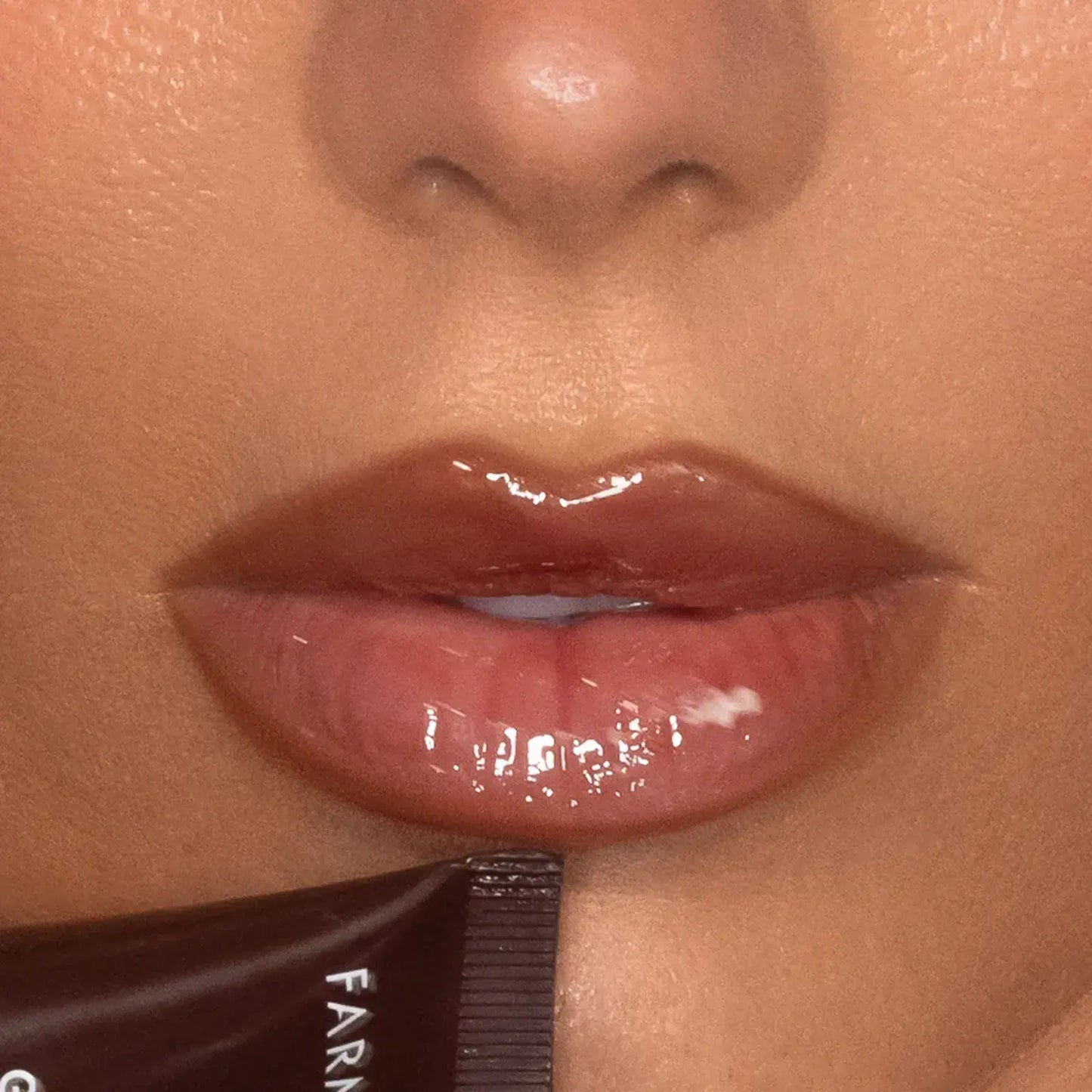 Glowy Peptide Lip Balm Glazed Mocha - Farmasi