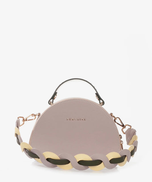 Parchita Emilia Avellana