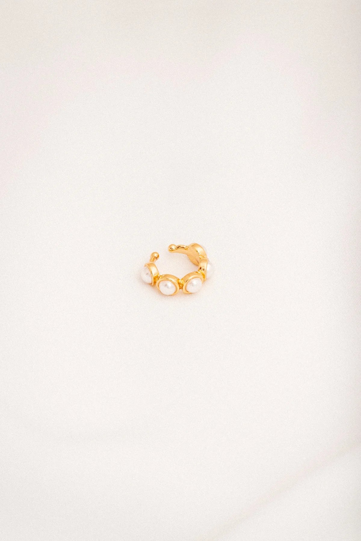 Big Pearls Earcuff
